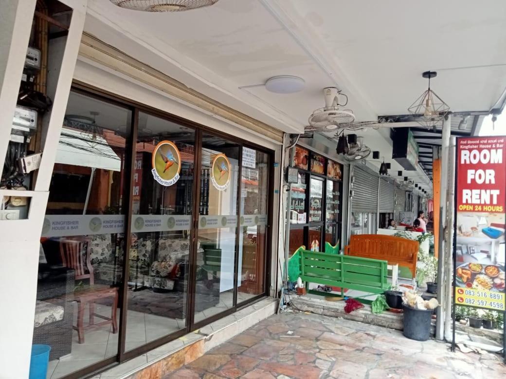 Kingfisher House And Bar Pattaya Exterior photo