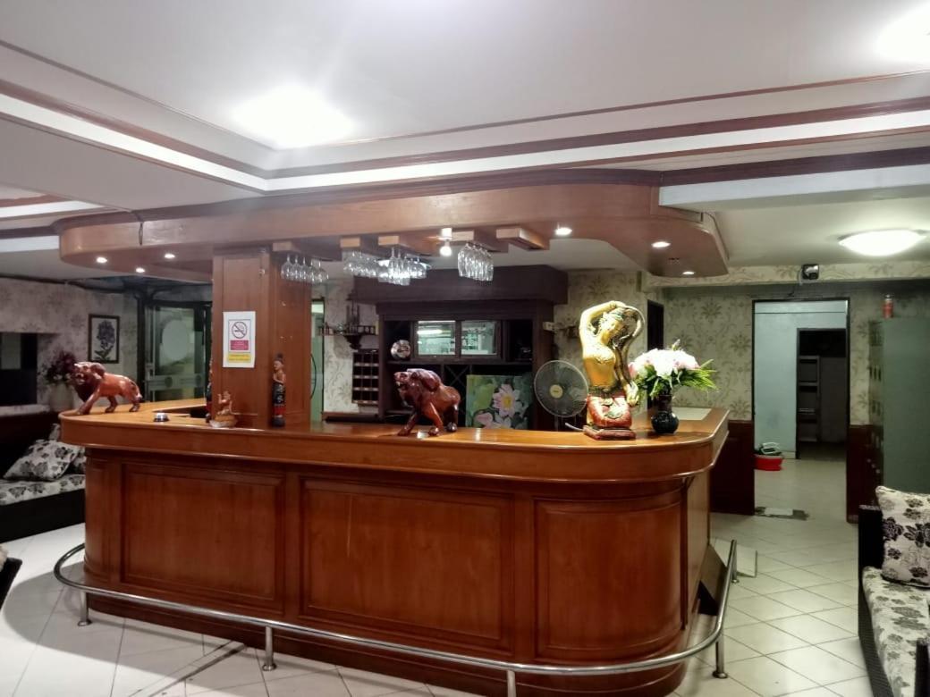 Kingfisher House And Bar Pattaya Exterior photo
